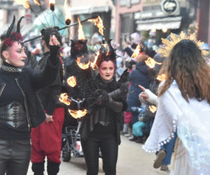 Orszak Trzech Króli 2026 w Toruniu. Zdjęcia z samego serca starówki