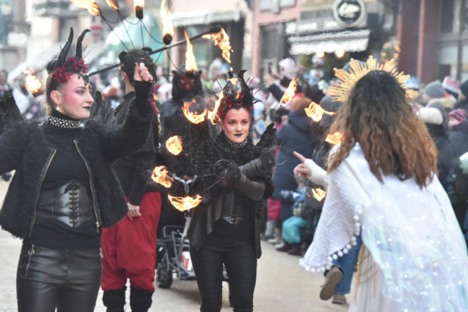 Orszak Trzech Króli 2026 w Toruniu. Zdjęcia z samego serca starówki