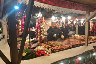 Ruszyły jarmarki świąteczne w polskich miastach. Magia świąt w pełni