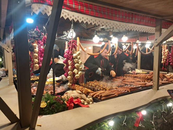 Jarmark Bożonarodzeniowy 2025 na Rynku Głównym w Krakowie. Jedzenie drogie jak nigdy