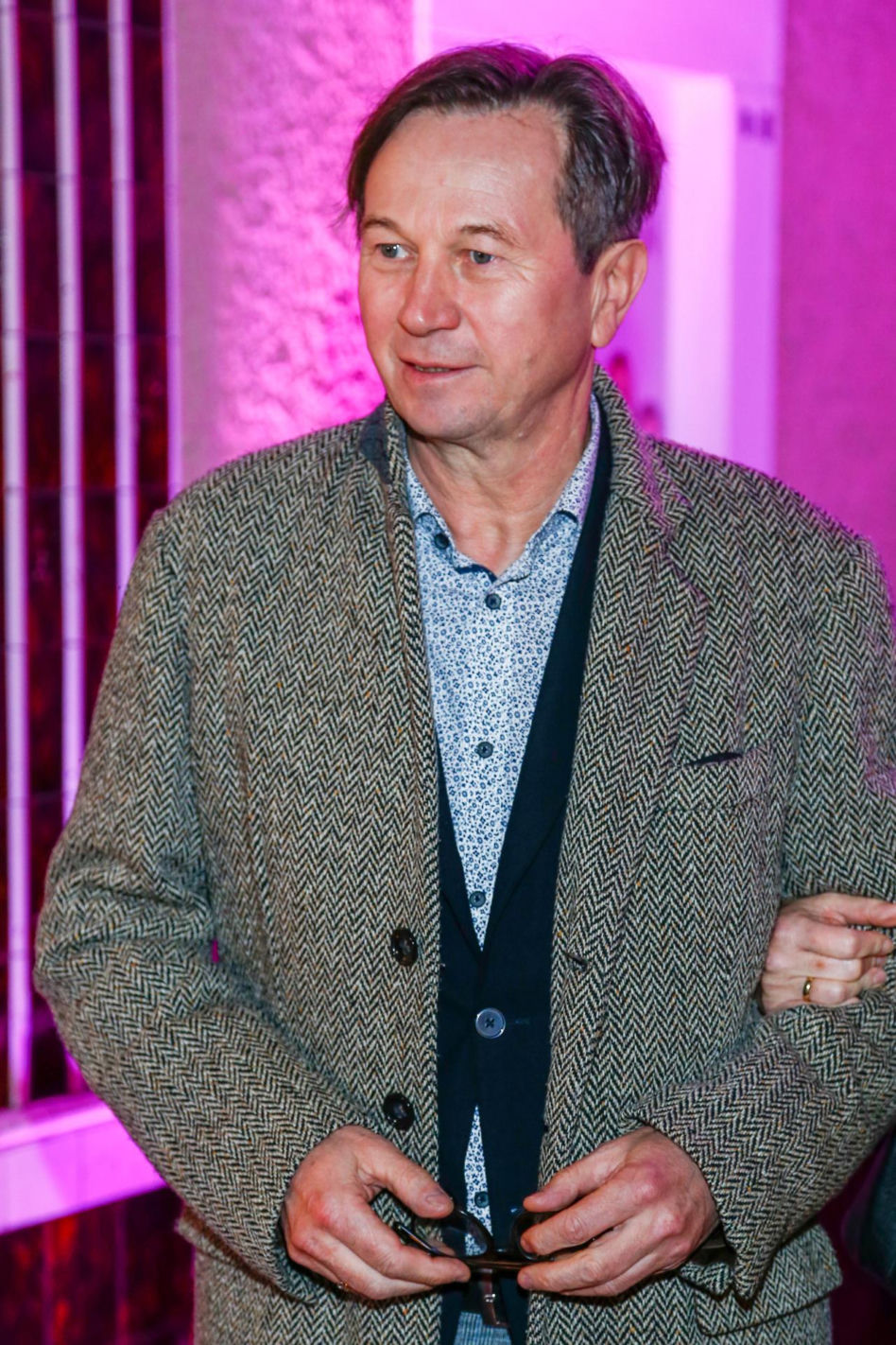 Piotr Cyrwus kiedyś i dziś. Tak przez lata zmieniał się aktor znany z roli Ryśka w "Klanie"