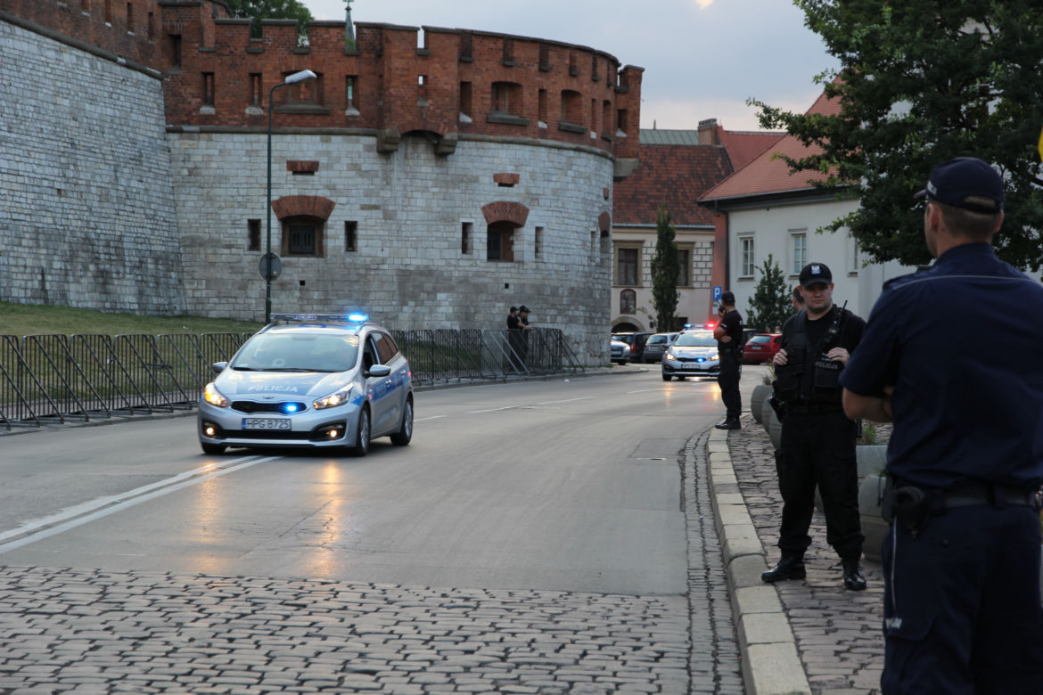 Kraków pod szczególnym nadzorem: Zobacz, jak wygląda zabezpieczanie miasta! [ZDJĘCIA]