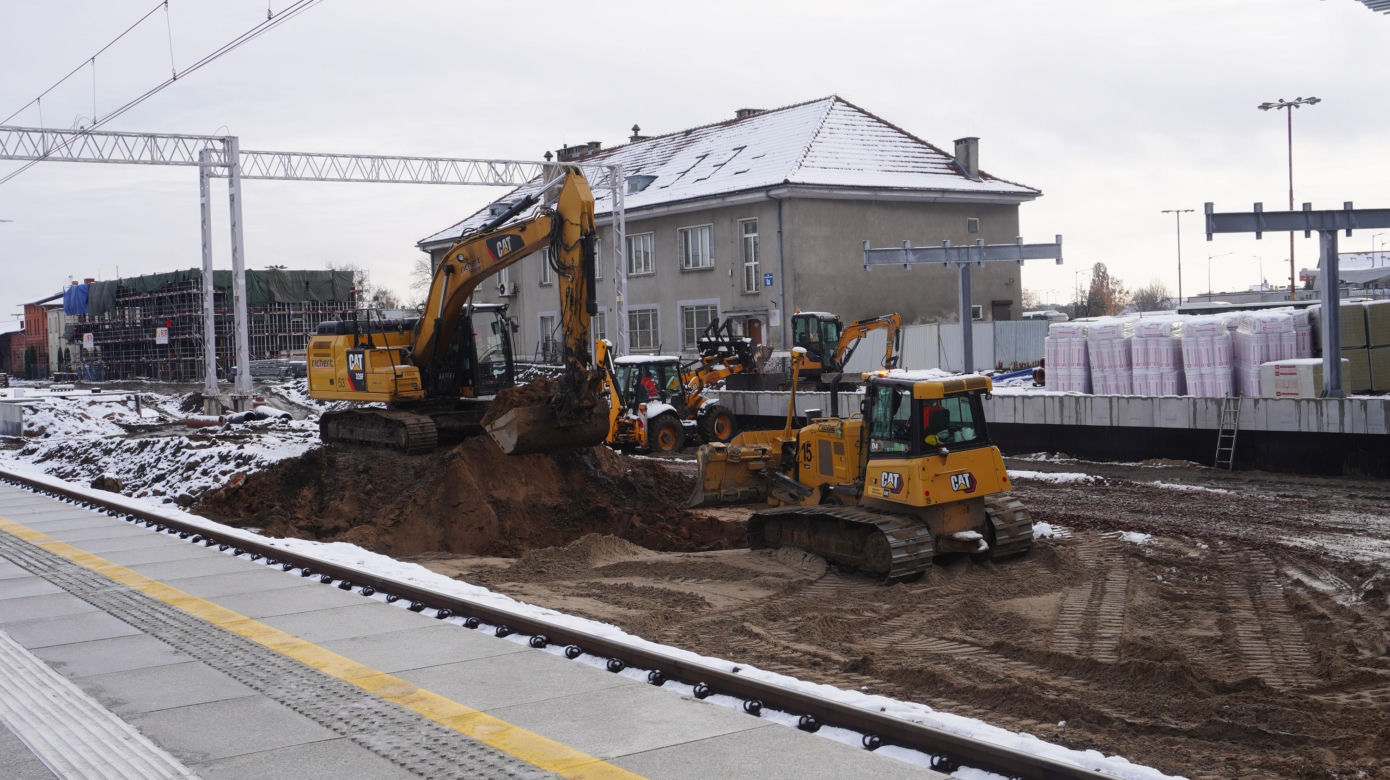 Dworzec Główny w Olsztynie rośnie w oczach. Stoi już metalowa konstrukcja budynku [ZDJĘCIA]