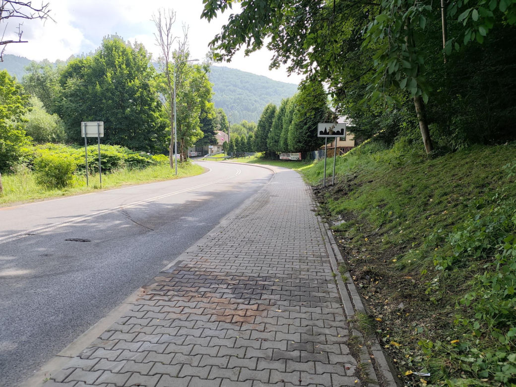 Betoniarka zmiażdżyła rowerzystkę. Wypadek w Czernichowie