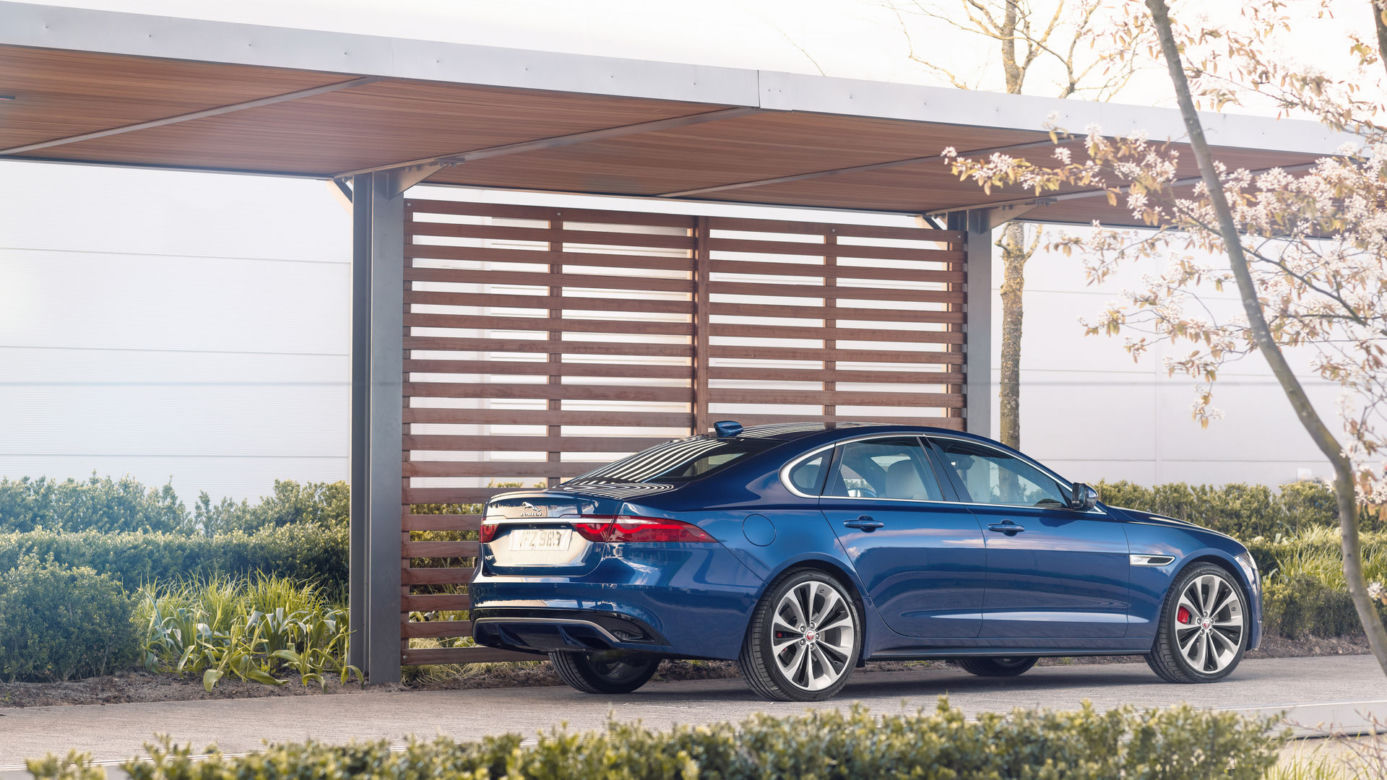 Nowy Jaguar XF (2021)