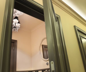 Pomysły akademii sztukaterii na eleganckie i estetyczne obwiedzenie drzwi.