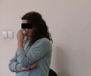 Urodziła i porzuciła dziecko obok pustostanu. Mała Wiktoria cudem przeżyła