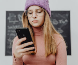 Prawda o zakazach social mediów dla młodych. Eksperci ostrzegają