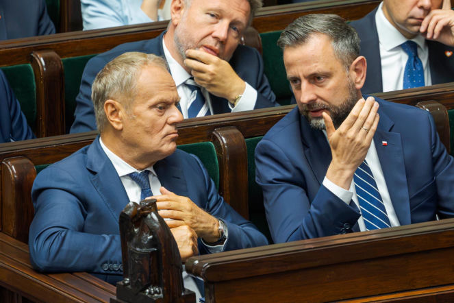 Lawina komentarzy po odrzuceniu przez Sejm pomysłu PSL. Tyle z klęczenia przed Tuskiem