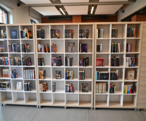  Filia nr 7 Miejskiej Biblioteki Publicznej na placu Matki Teresy w Szczecinie, 9 bm. Biblioteka powstała w XIX-wiecznym odrestaurowanym budynku przy pl. Matki Teresy z Kalkuty