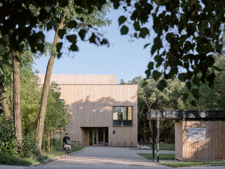 Nr 10/2024: Biblioteka w Choszczówce, proj. Ambient Magdalena Pios