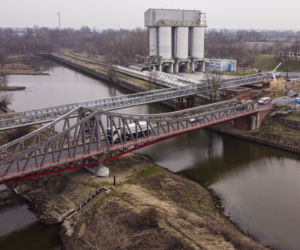 Budowa mostu tymczasowego w Ścinawie