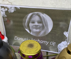 Jelenia Góra: Pogrzeb 11-letniej Danusi. Całe miasto pogrążone w smutku