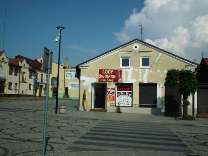 Jeden z najpiękniejszych pałaców znajduje się w województwie łódzkim. Jest dumą średniowiecznego miasta