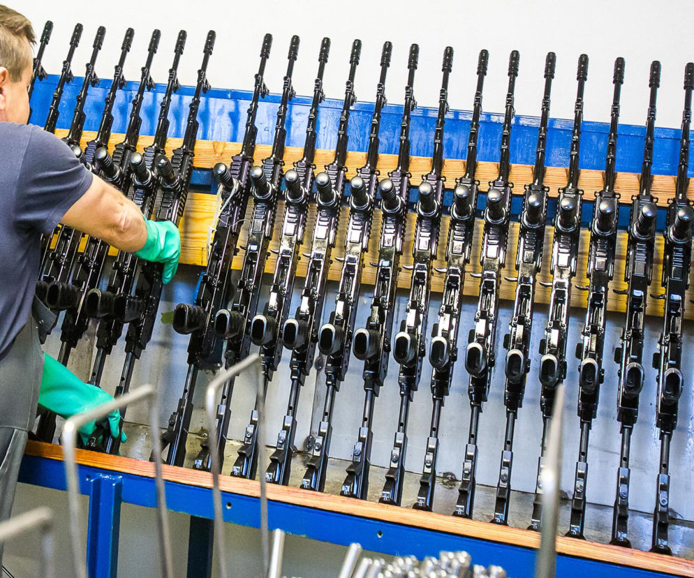 Związkowcy alarmują- 150 osób w Fabryce Broni może stracić pracę. Potrzebne są nowe zamówienia 