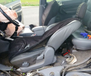 Czołówka pod Płockiem! Renault zupełnie zmiażdżone. Lądował śmigłowiec [ZDJĘCIA]