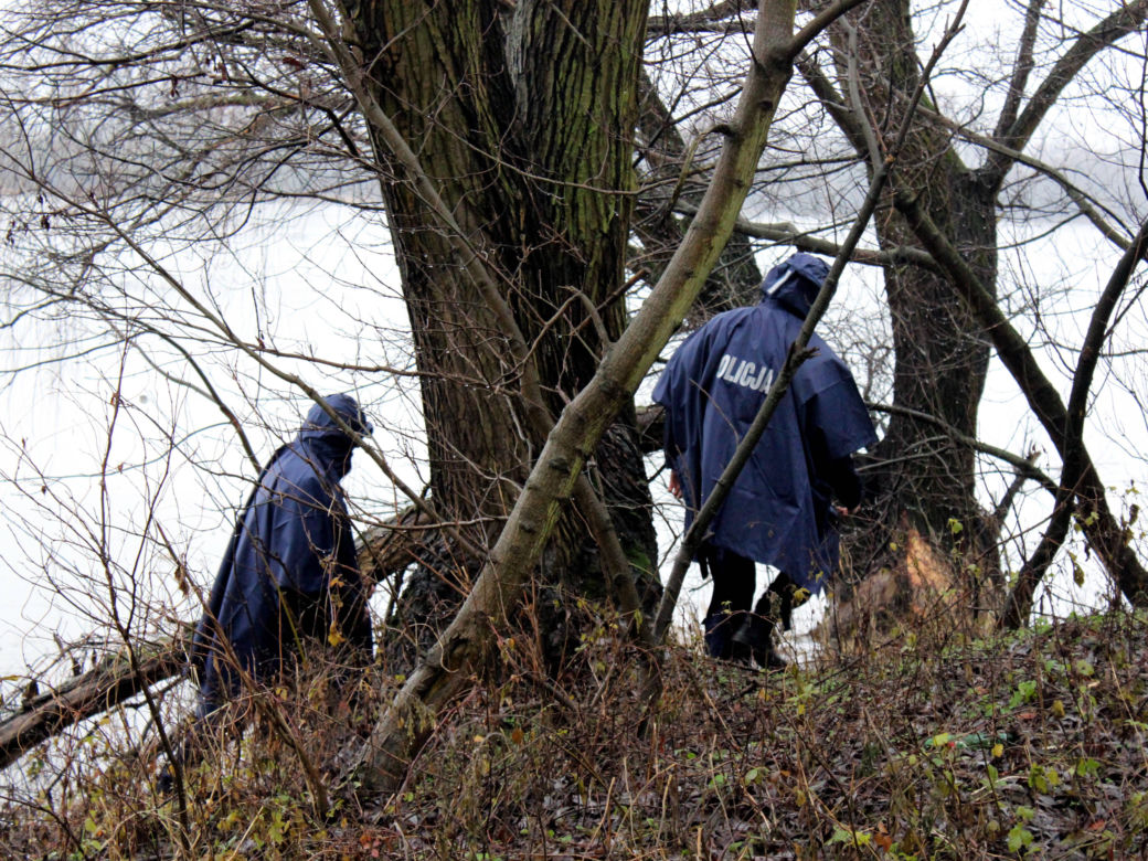 Policjanci szukają 16-latka, który skoczył z mostu drogowego w Toruniu