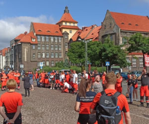 Protest ratowników medycznych w centrum Katowic. Domagają się podwyżek, zablokowali główną ulicę miasta [ZDJĘCIA]