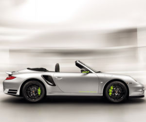 Porsche 911 Turbo S Edition 918 Spyder