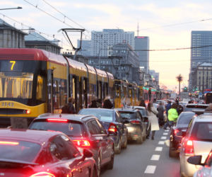 Wyrzucą diesle z centrum?! Warszawa chce Strefy Czystego Transportu