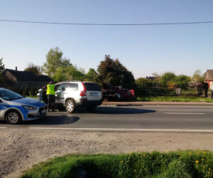 Groźny wypadek koło Opoczna. Zderzenie na drodze krajowej