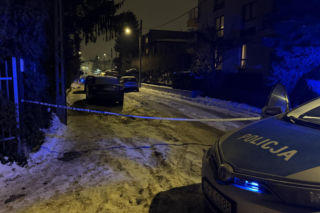 Tajemniczy atak w Ursusie. Mężczyzna raniony nożem w pośladek, sprawcy brak