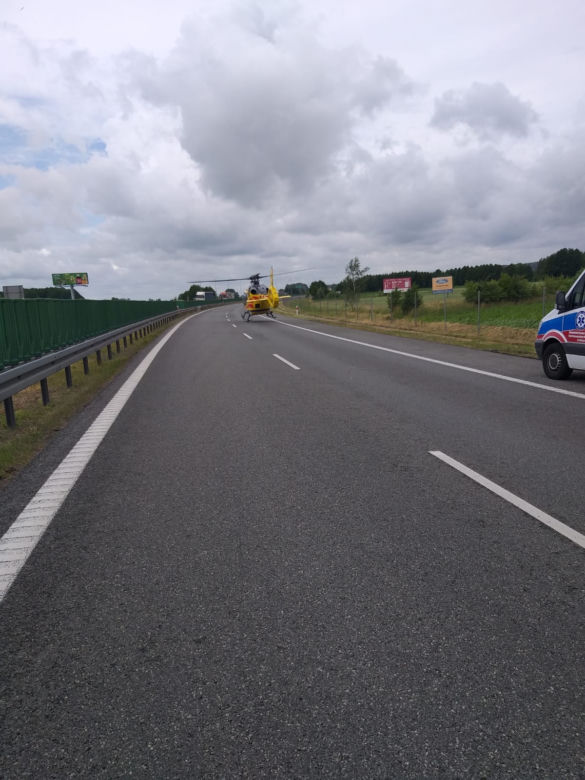 Poważny wypadek na S7. Lądował śmigłowiec LPR. Droga całkowicie zablokowana [ZDJĘCIA]