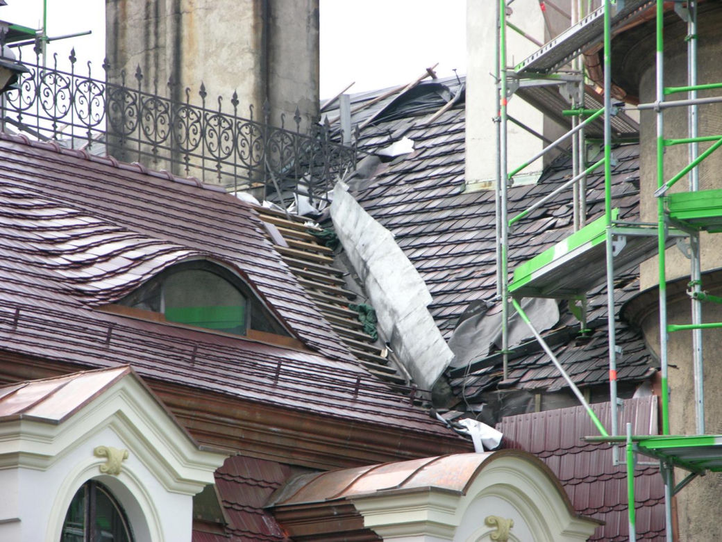 Metamorfoza Zamku w Mosznej. Z sanatorium w bajkowy hotel - tak przez lata zmieniał się jeden z najbardziej czarujących budynków w Polsce