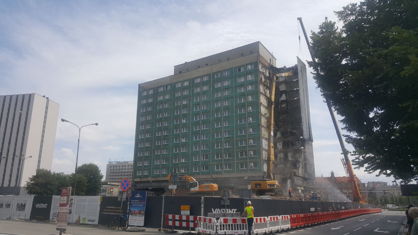 Hotel Silesia w Katowicach. Trwa rozbiórka słunnego obiektu!