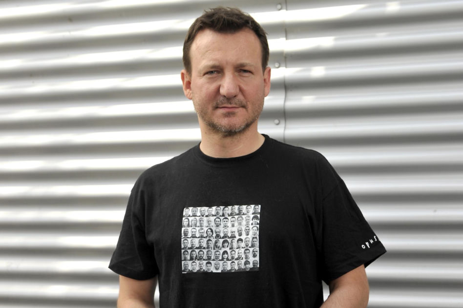 Robert Więckiewicz zaczynał w technikum budowlanym. Tak wyglądała jego niezwykła metamorfoza