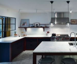 Mieszkanie w kamienicy i przeszklenia w stylu loft