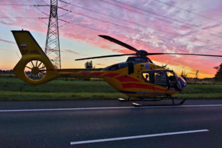 Wypadek na A4! BMW wbiło się w wiadukt, autostrada w kierunku Wrocławia zablokowana