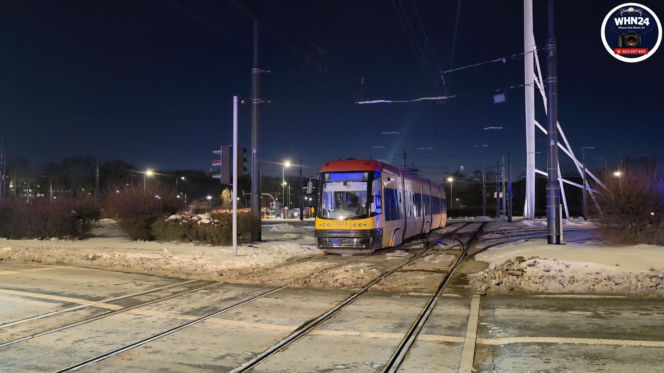 Wykolejenie tramwaju linii nr 28 na rondzie Zgrupowania AK "Radosław" w kierunku dworca Gdańskiego