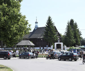 Tak zmienił się kościół z kultowego Rancza. Aktorzy zbierali na remont