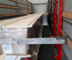 Ciężarówka z niezabezpieczonym ładunkiem zatrzymana przez ITD