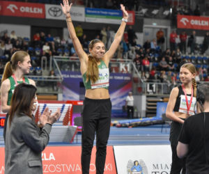 Halowe mistrzostwa Polski w Kujawsko-Pomorskiej Arenie Toruń. Zdjęcia kibiców i zawodników