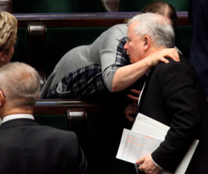 Pawłowicz przykleiła się do Prezesa