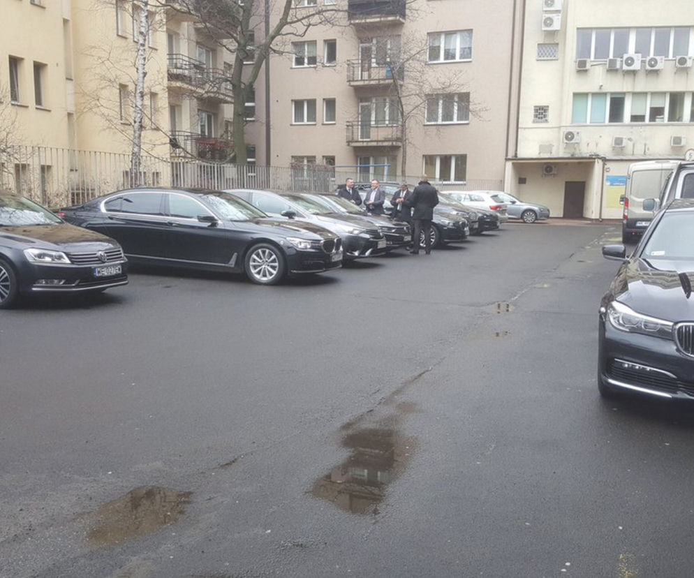 Polski rząd w niemieckich limuzynach