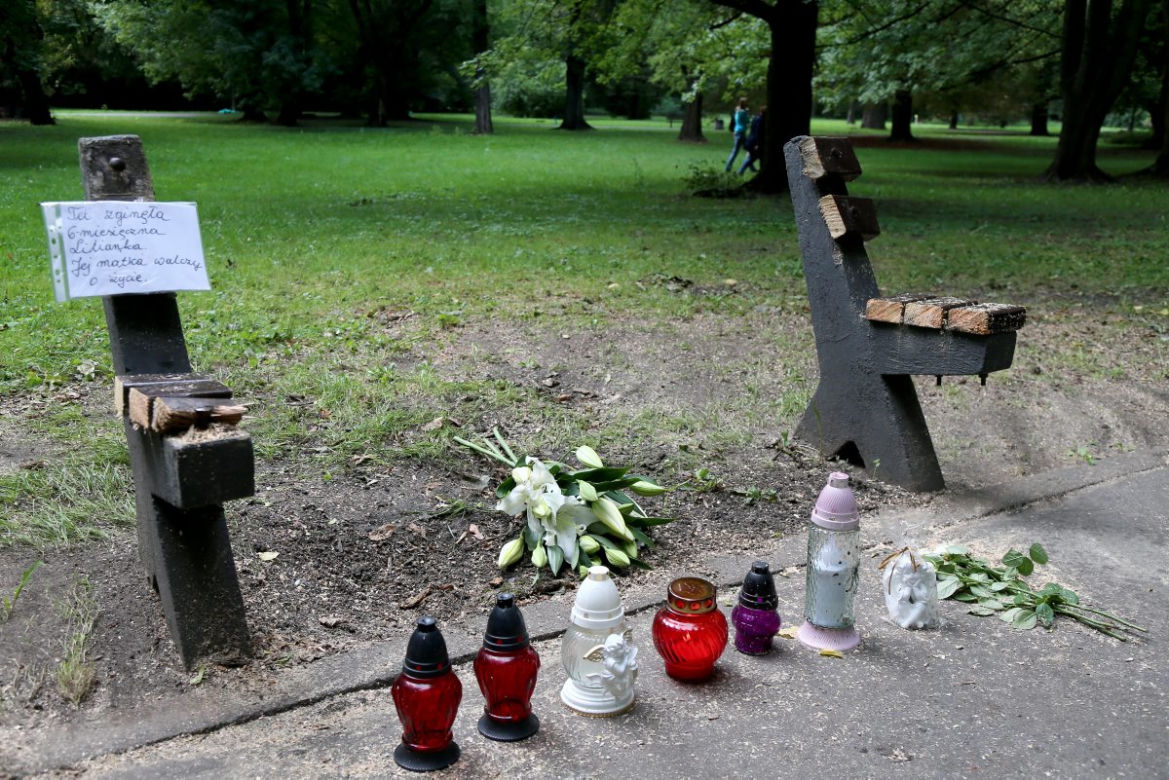Drzewo zabiło Liliankę w Parku Praskim. Jej rodzice zeznają przed sądem 