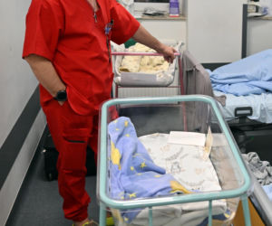 Pan Grzegorz to pierwszy położny w Polsce! Zdradza, jak oszukał system, by pomagać rodzącym kobietom