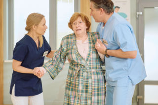 Dramatyczne zwroty akcji w Na Wspólnej. Śmierć Agierowej, pobity Wojtek i wojna ojca z synem