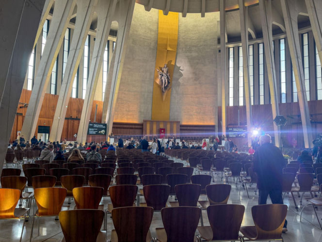 Marta Manowska ze święconka