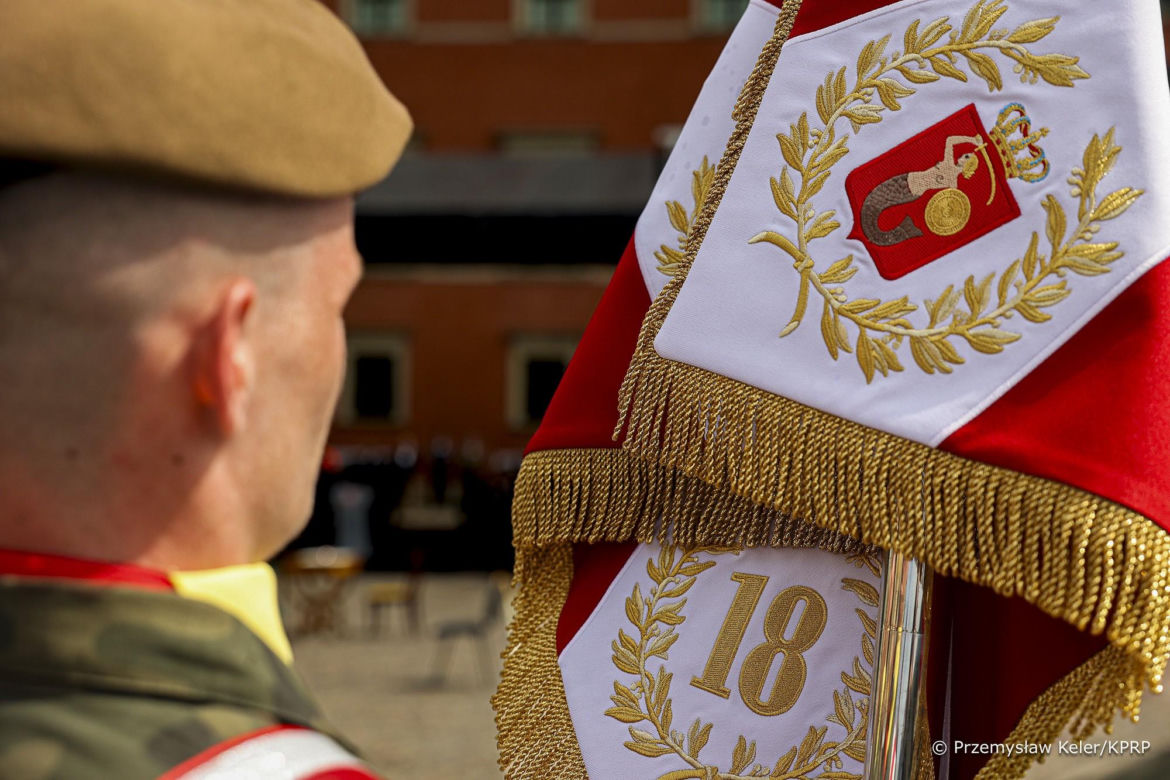 Prezydent Nawrocki o żołnierzach 18. brygady Obrony Terytorialnej: "zawsze blisko i zawsze gotowi służyć drugiemu człowiekowi"