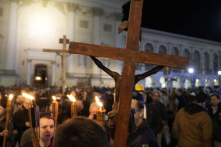 Centralna Droga Krzyżowa ruszy ulicami Warszawy. ZTM zapowiada utrudnienia
