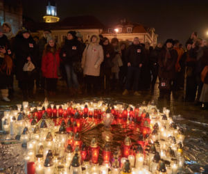 „Największe serce świata” także w Lublinie. Kilkaset osób przed ratuszem