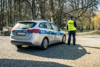 Tajemnicza śmierć nad rzeką! Znaleziono ciała mężczyzny i kobiety