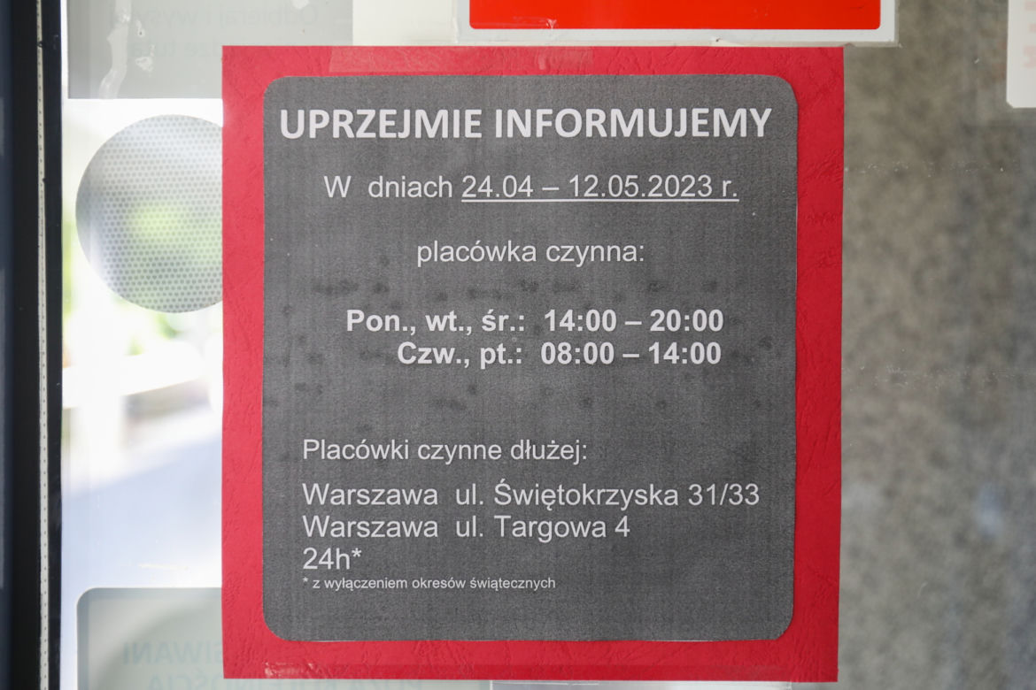Poczta ostatniej szansy. Ludzie czekają tu po dwie godziny