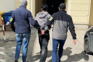 9 osób zatrzymanych, w tym 6, wobec których wszczęto procedurę wydalenia z Polski - to bilans akcji policji w centrum handlowym w Wólce Kosowskiej