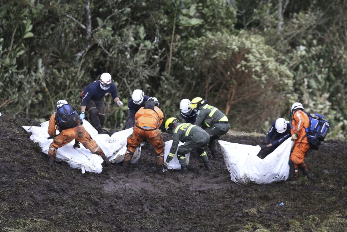 Zginęli, bo zapomnieli zatankować samolot