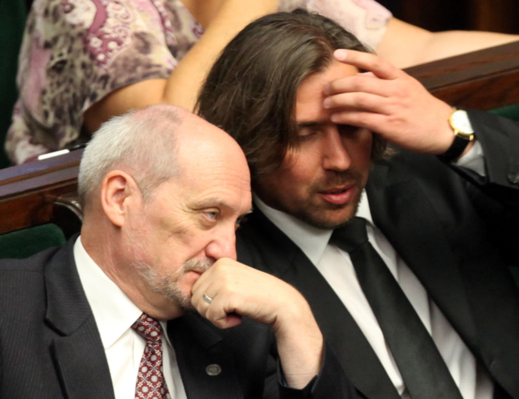 Antoni Macierewicz chce powrotu agenta Tomka do PiS?